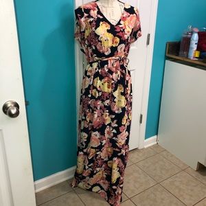*NWOT* Isabel Maternity Floral Dress